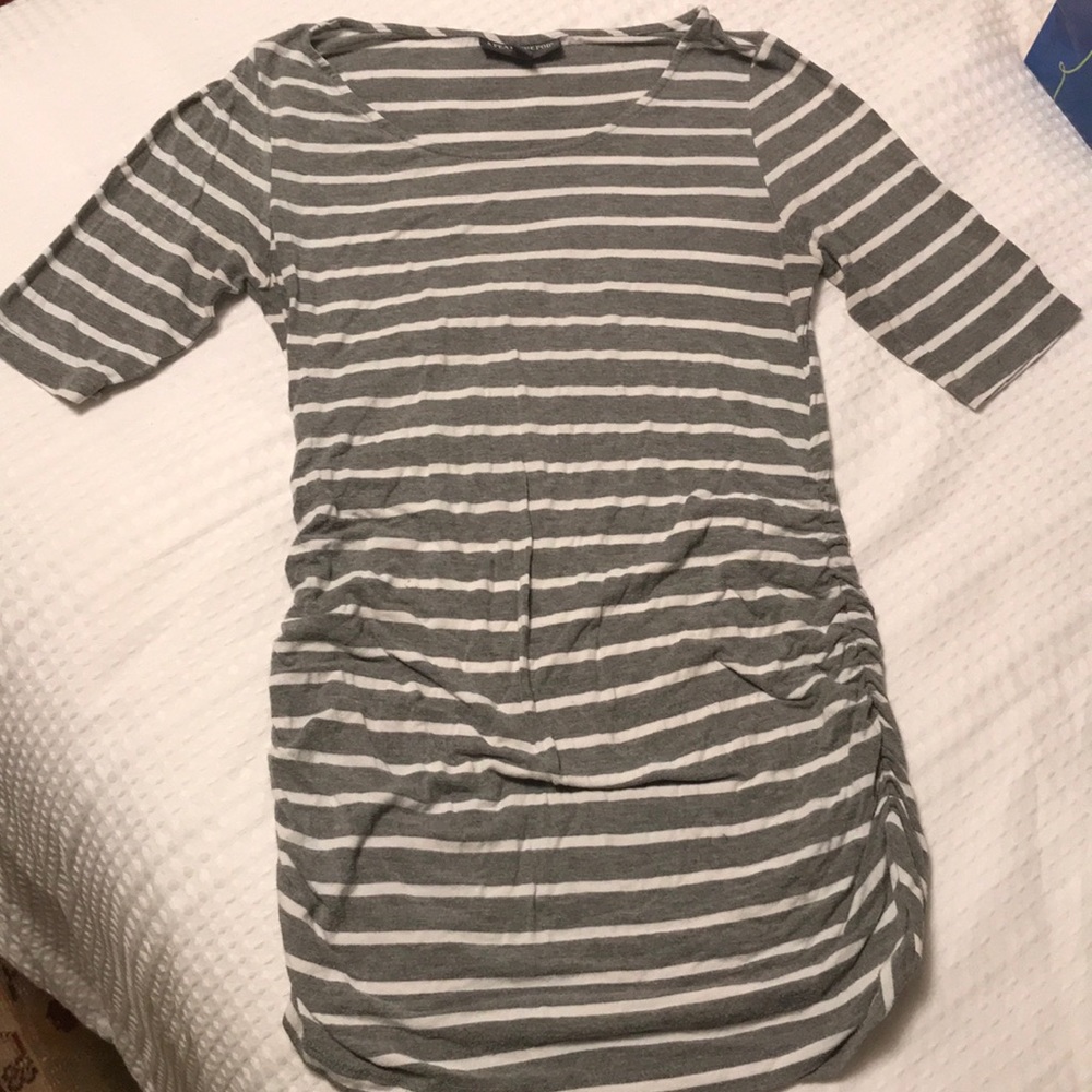 A Pea in the Pod Maternity Striped Basic Tee Small